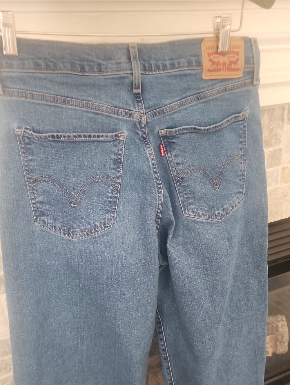 Levi's Women's Wide-Leg Jeans in Medium Blue Wash